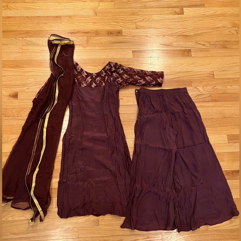 Palazzo suit